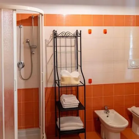 Con Vista - Piscina E Barbecue Privati San Damiano dʼAsti