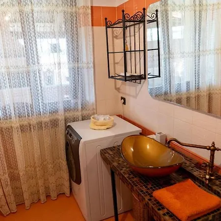 Con Vista - Piscina E Barbecue Privati Villa