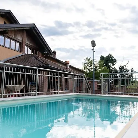 Con Vista - Piscina E Barbecue Privati San Damiano dʼAsti