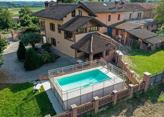 Con Vista - Piscina E Barbecue Privati Villa San Damiano dʼAsti